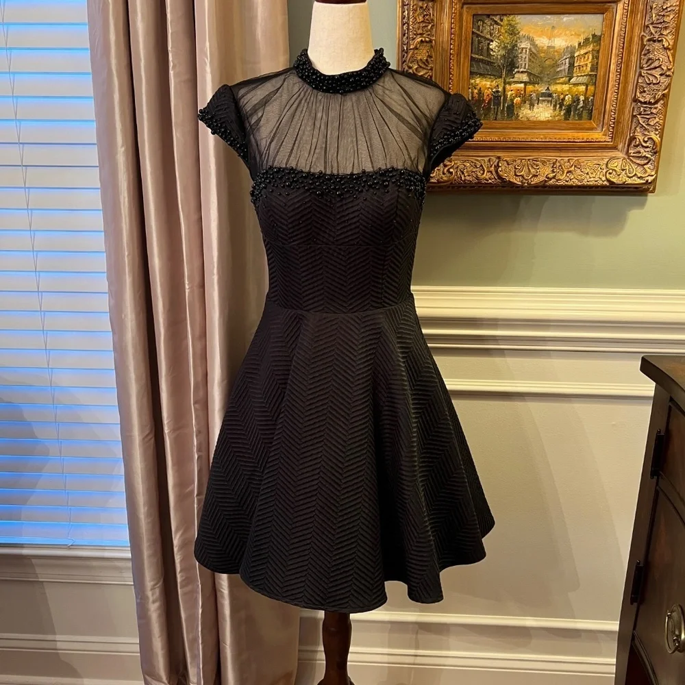 EUC Mac Duggal Beaded Black Fit & Flare Short Cocktail Party Dress Size 6
